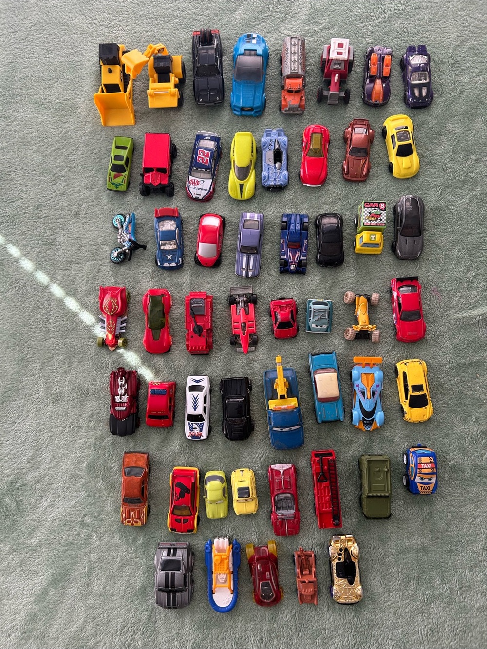 Lot Of Variety Multibrand Loose Hot Wheels Die Cast plastic Cars And Accessories